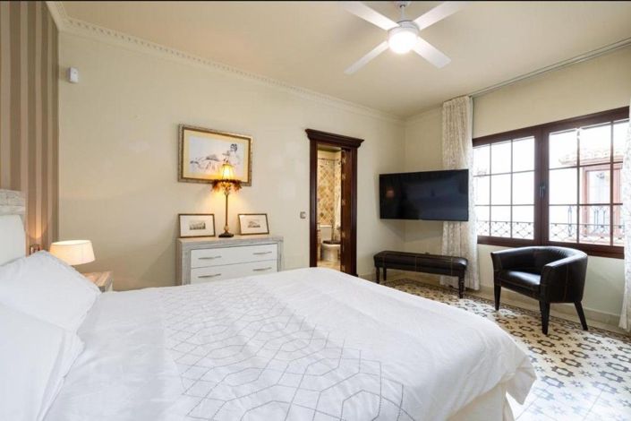 Image No.21-5 Bed House for sale