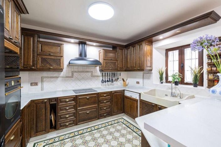 Image No.4-5 Bed House for sale