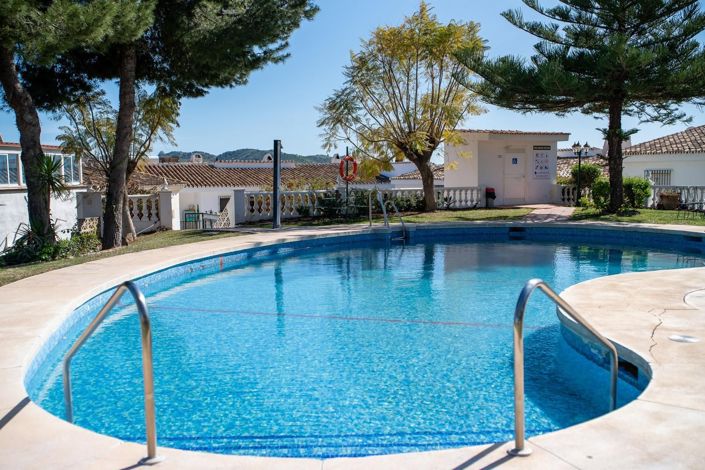 Image No.15-2 Bed Townhouse for sale