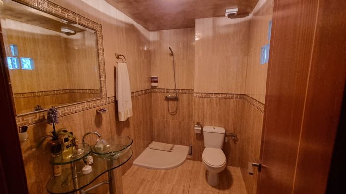 Image No.23-4 Bed House for sale