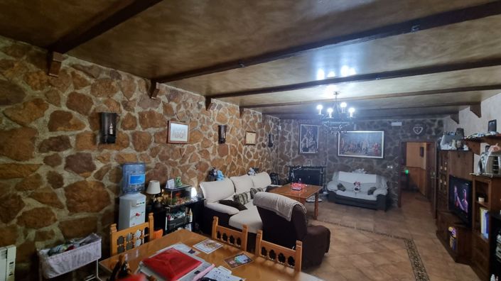 Image No.29-4 Bed House for sale