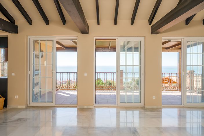 Image No.3-5 Bed Villa for sale