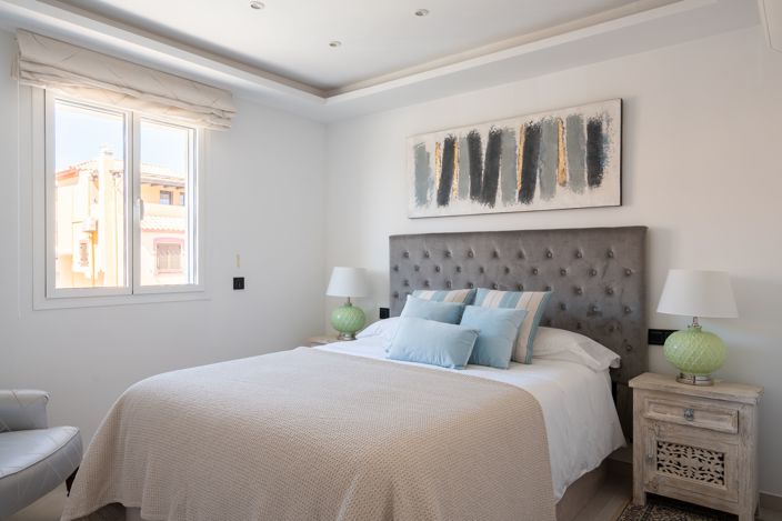 Image No.30-3 Bed Townhouse for sale