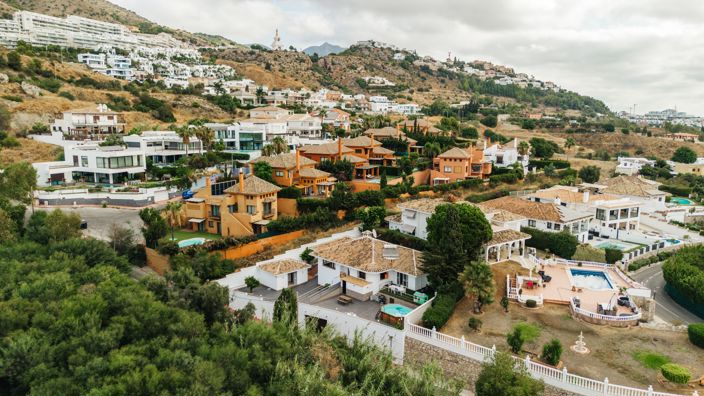 Image No.3-4 Bed Villa for sale