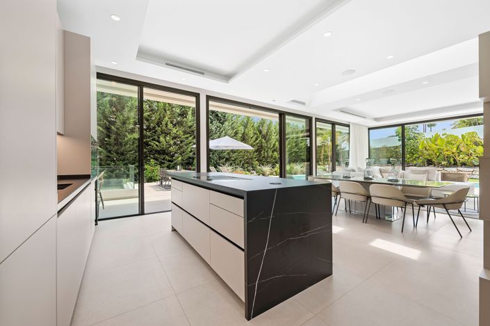 Image No.8-4 Bed Villa for sale