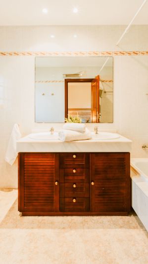 Image No.20-6 Bed Villa for sale