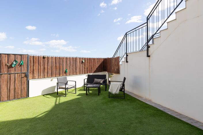 Image No.20-3 Bed Townhouse for sale