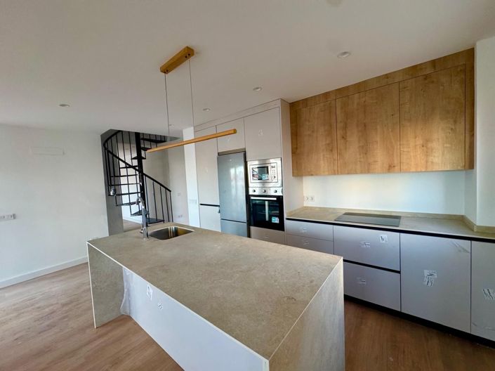 Image No.13-3 Bed House for sale