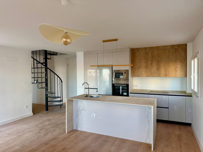 Image No.14-3 Bed House for sale