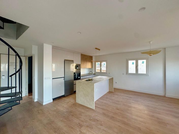 Image No.18-3 Bed House for sale