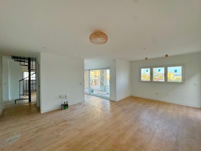 Image No.4-3 Bed House for sale