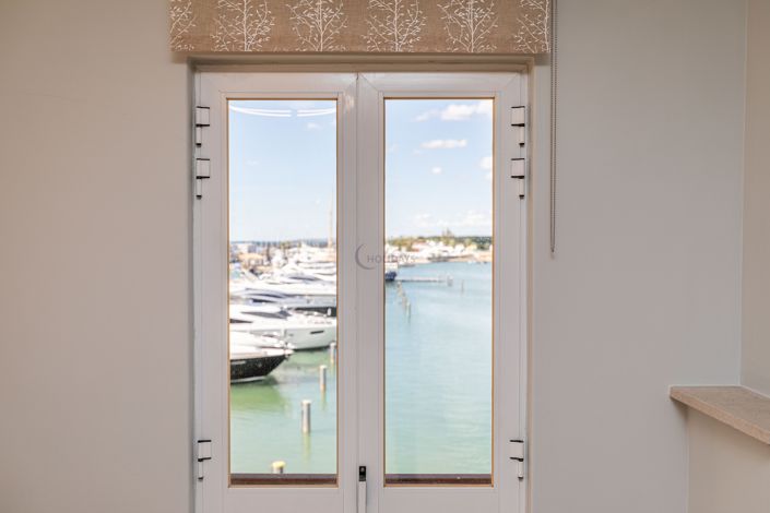 Image No.16-4 Bed Apartment for sale