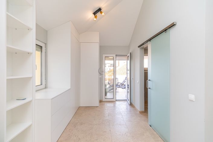 Image No.23-4 Bed Apartment for sale