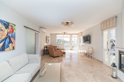 282-636243-80e8cfda10698c2ac701aa56bff6710744