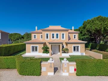 2025-10-01SilverHolidays-