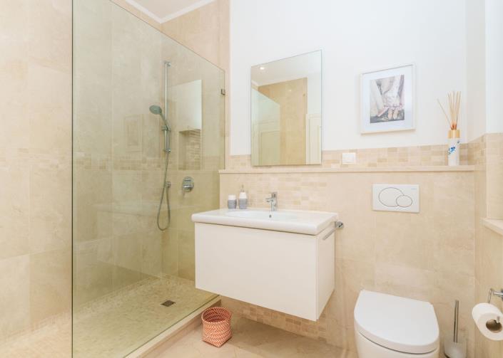 Image No.26-4 Bed Villa / Detached for sale