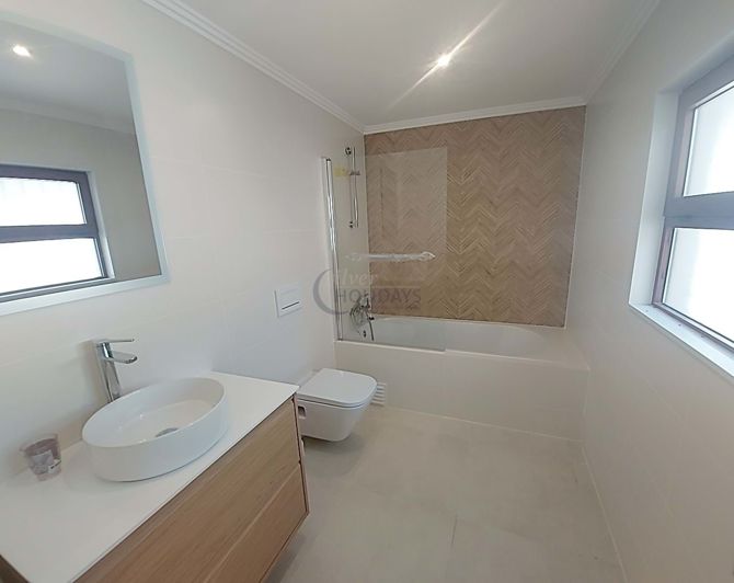 Image No.10-3 Bed Villa for sale