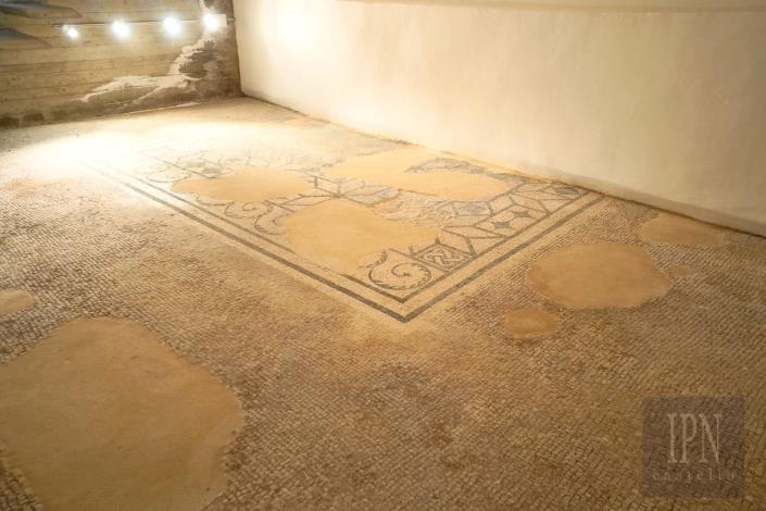 Image No.21-10 Bed Mansion for sale