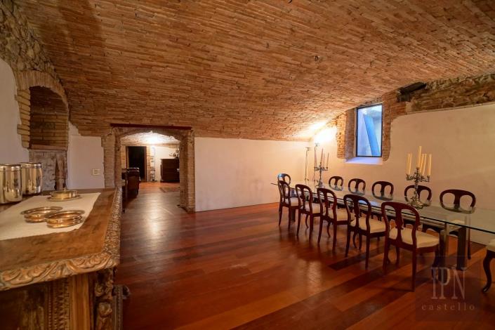 Image No.24-10 Bed Mansion for sale