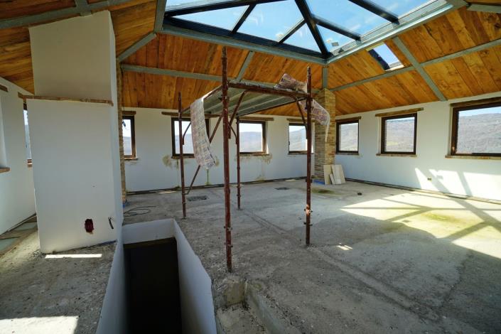 Image No.17-7 Bed Chateaux for sale