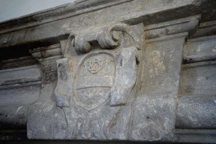 Image No.21-7 Bed Chateaux for sale