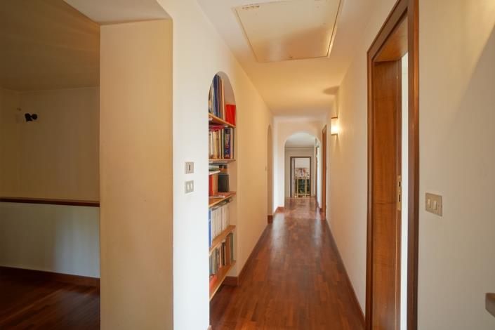 Image No.37-6 Bed Farmhouse for sale