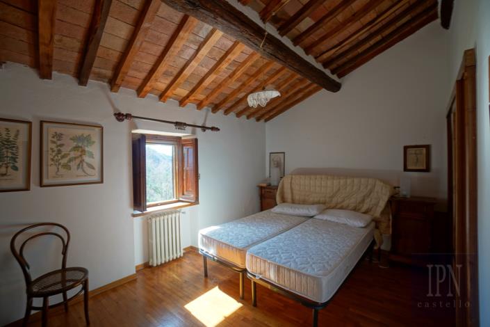 Image No.33-7 Bed Farmhouse for sale