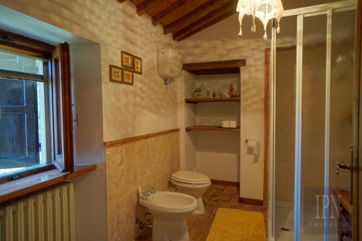 Image No.34-7 Bed Farmhouse for sale