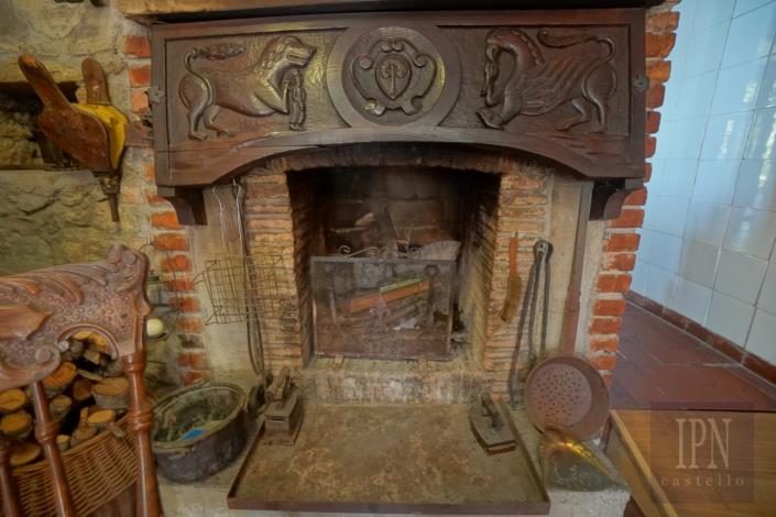 Image No.40-7 Bed Farmhouse for sale