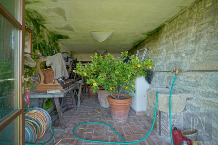 Image No.50-7 Bed Farmhouse for sale