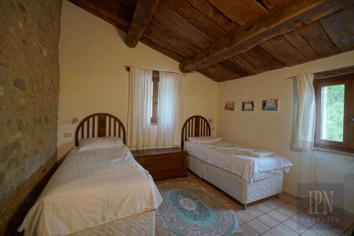 Image No.27-5 Bed Country Property for sale