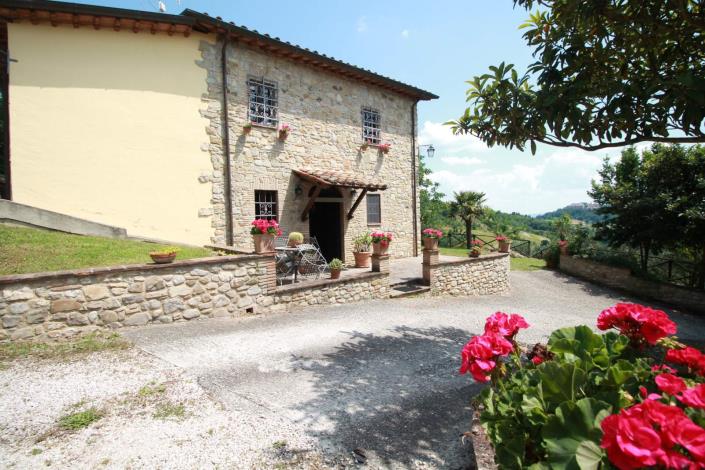 Image No.19-4 Bed Farmhouse for sale