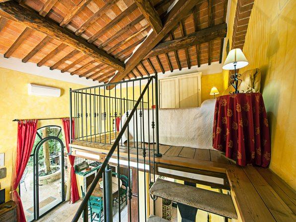 Image No.13-4 Bed Farmhouse for sale