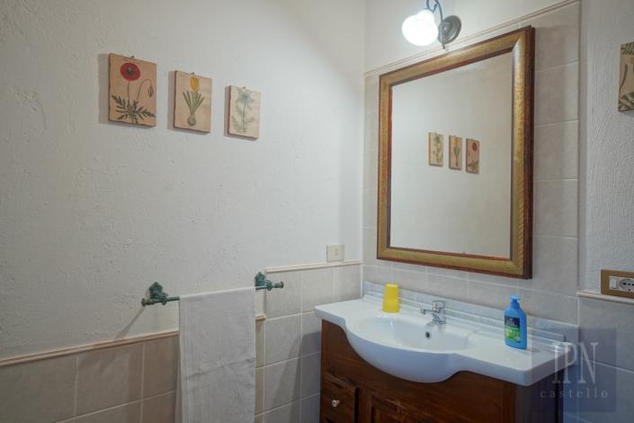 Image No.11-7 Bed Country House for sale