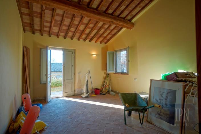 Image No.47-5 Bed Farmhouse for sale