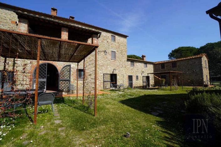 Image No.7-16 Bed Country Property for sale