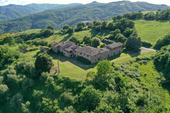 Image No.12-8 Bed Farmhouse for sale