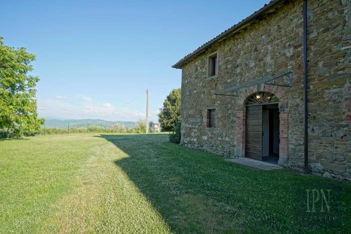 Image No.26-8 Bed Farmhouse for sale