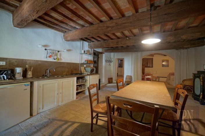 Image No.33-8 Bed Farmhouse for sale