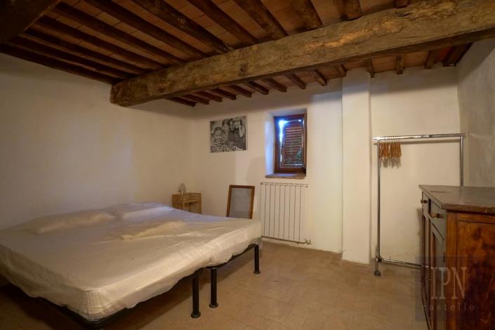 Image No.34-8 Bed Farmhouse for sale