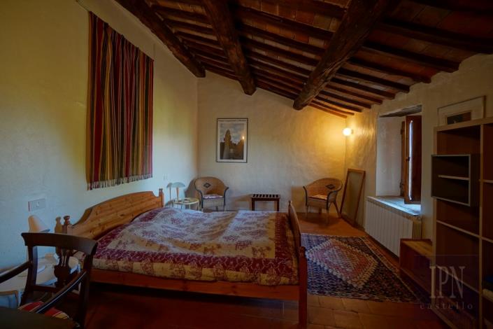 Image No.56-8 Bed Farmhouse for sale