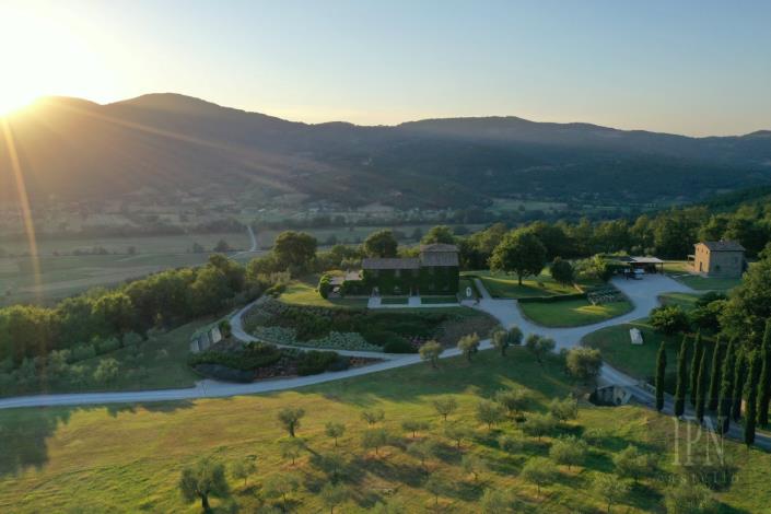 Image No.23-8 Bed Village House for sale