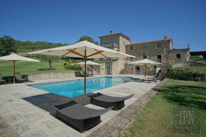 Image No.16-8 Bed Village House for sale