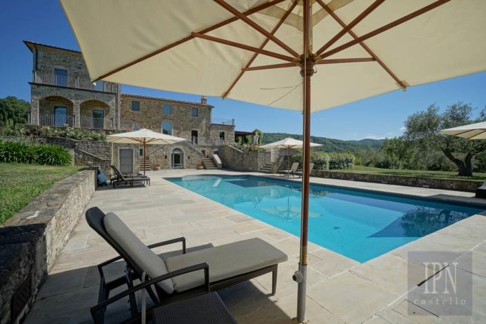 Image No.15-8 Bed Village House for sale