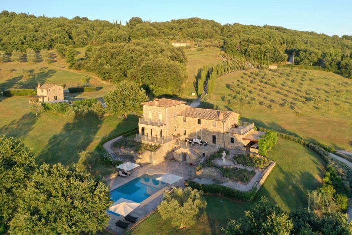 Image No.26-8 Bed Village House for sale