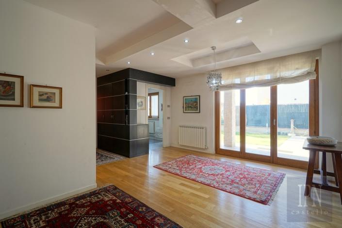 Image No.17-4 Bed Villa for sale