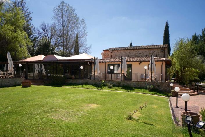 Image No.21-19 Bed Hotel for sale