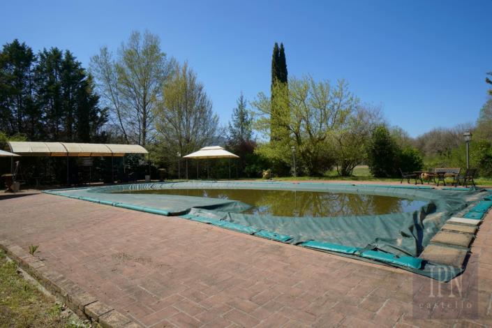 Image No.27-19 Bed Hotel for sale