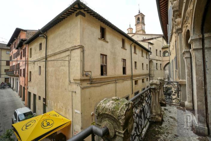 Image No.26-2 Bed Townhouse for sale