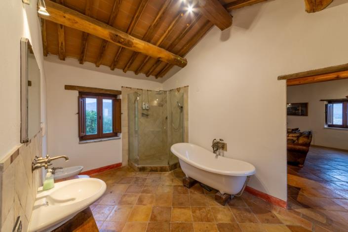 Image No.26-Ferme de 8 chambres à vendre à Perugia